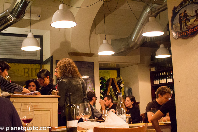 6 Amazing Rome Wine Bars to Go Local :: planet gusto